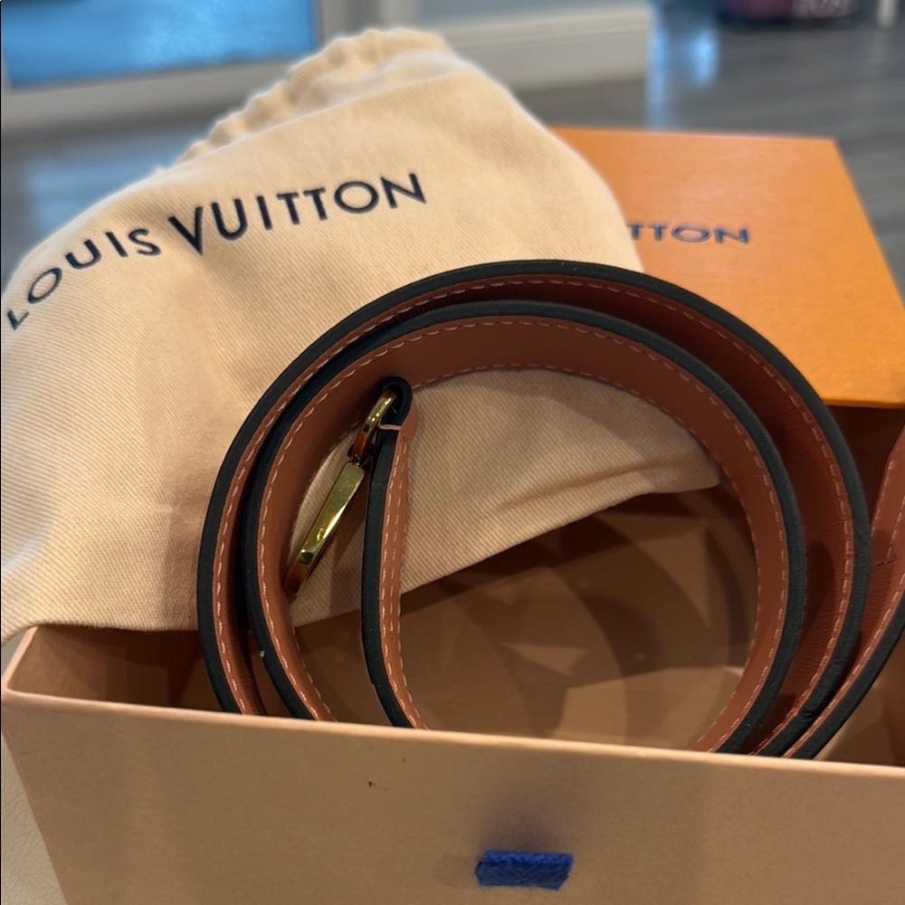 Louis Vuitton Pink Leather Strap Leather with Gold Hardware